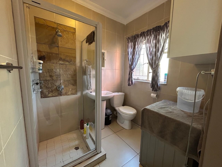 6 Bedroom Property for Sale in Ifafi North West
